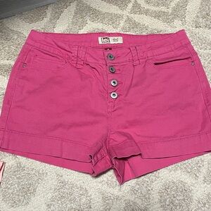 LEI Tatum high rise Fuchsia Button-Fly Shorts juniors 9